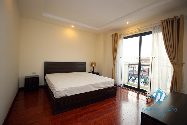 A high floor, 3 bedroom apartment for rent in central Westlake, Tay Ho